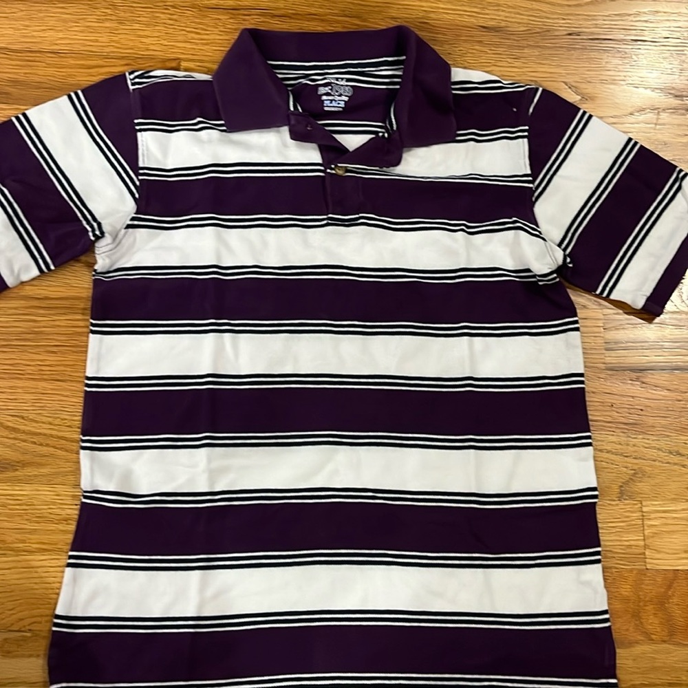 Boys short sleeve t-shirt size 10